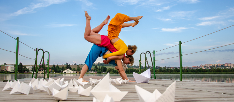 Summer Circus na náplavce u Radbuzy